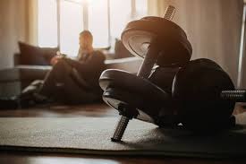 遭巴萨压制5年+20战20负丢81球！皇马女足争议3-1翻身 裁判明着黑