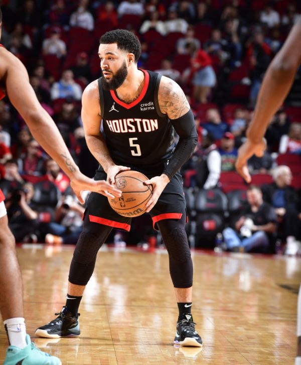 捂着左脚倒 捂着左脚倒